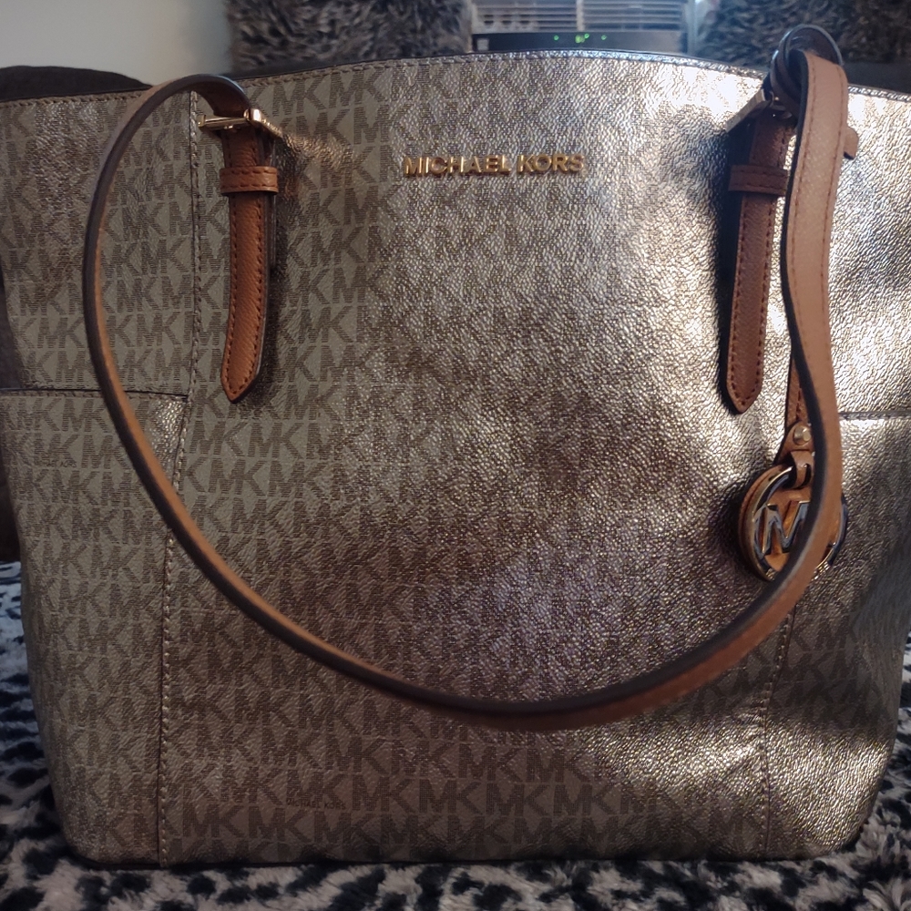 Rose Gold MK